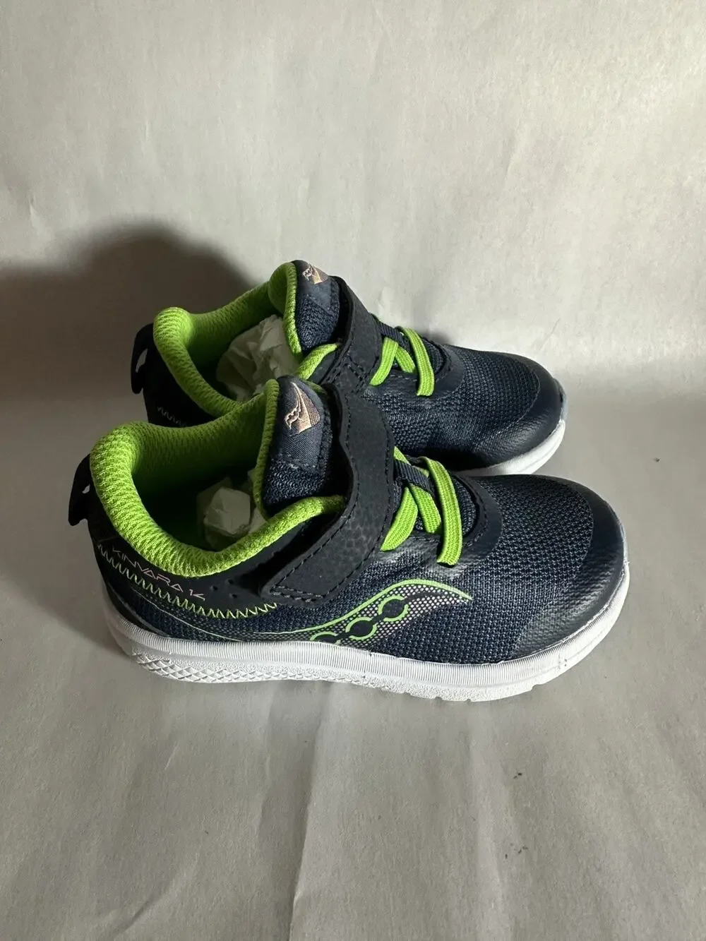 NIB Saucony Kinvara 6.5 Jr Sneaker Toddler Kids Navy Green Sporty Playcore